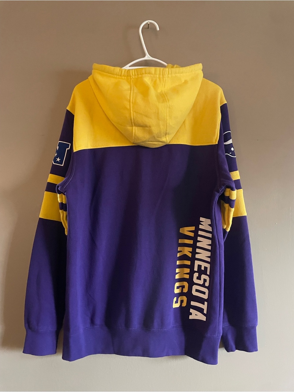 NFL Purple and Gold Vikings Full-Zip Hoodie – Size Large EUC - Picture 13 of 15
